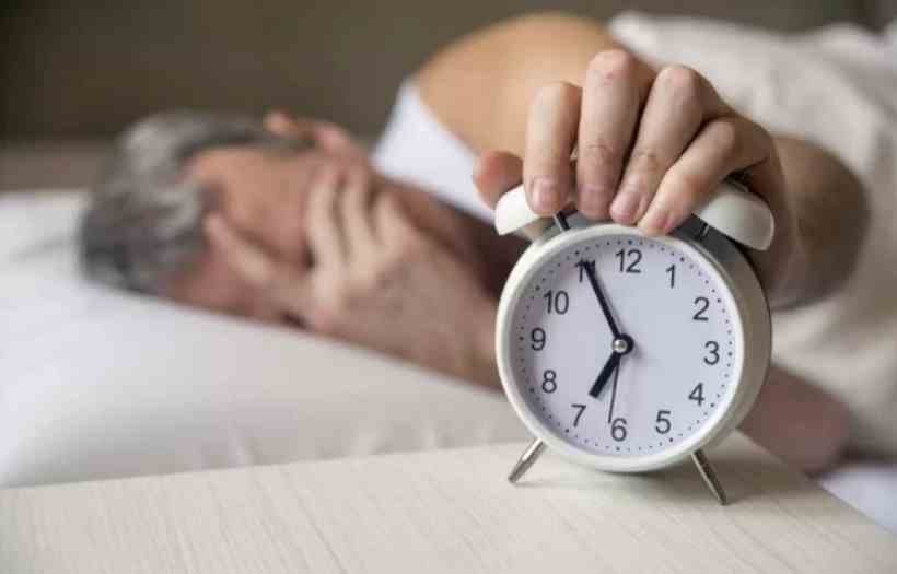 Acordar às 6h44 pode garantir bom humor o dia todo. Entenda a fórmula! - Freepik/Dragana_Gordic