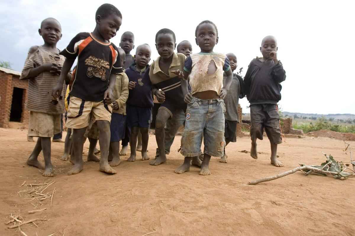 Sem Infância - Thomas Mukoya/REUTERS
