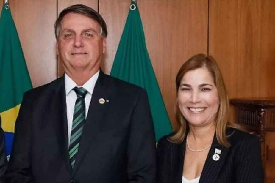 Bolsonaro concederá medalha a Mayra Pinheiro, a 'Capitã Cloroquina' - Redes Sociais/Reprodução