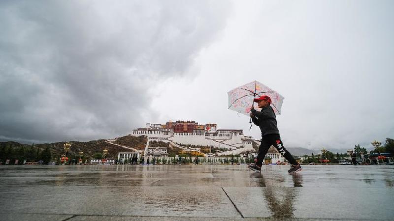 Água de chuva no mundo todo está contaminada com 'poluentes eternos', mostram estudos - Getty Images