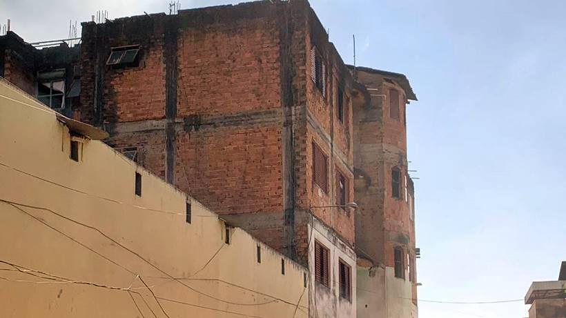 Prédio é interditado e 24 pessoas evacuadas após três incêndios em Minas - Corpo de Bombeiros