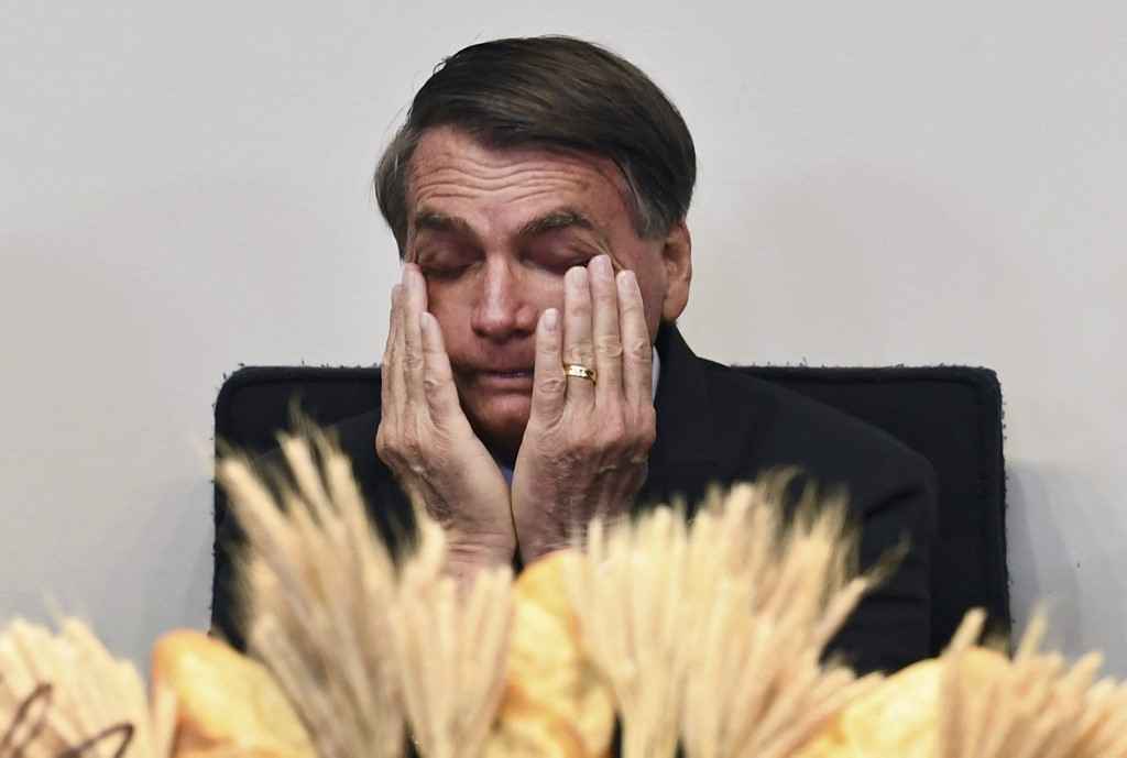 Brasil de Bolsonaro é recordista mundial de juros reais; viva o mito - EVARISTO SA / AFP