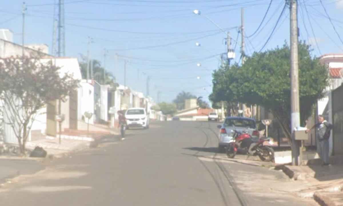 Marido bêbado mata a mulher a facadas, em Patos de Minas - Reprodução/Google Street View