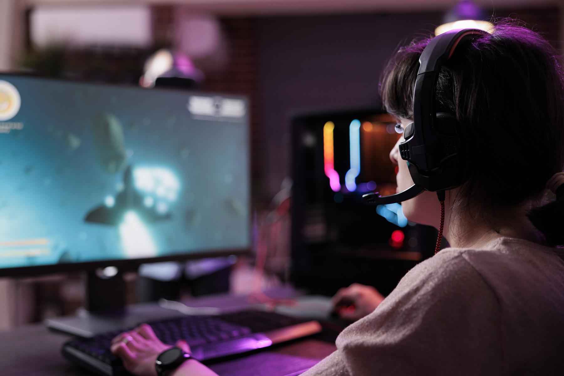 O uso recorrente de videogame pode elevar o risco de perda auditiva 