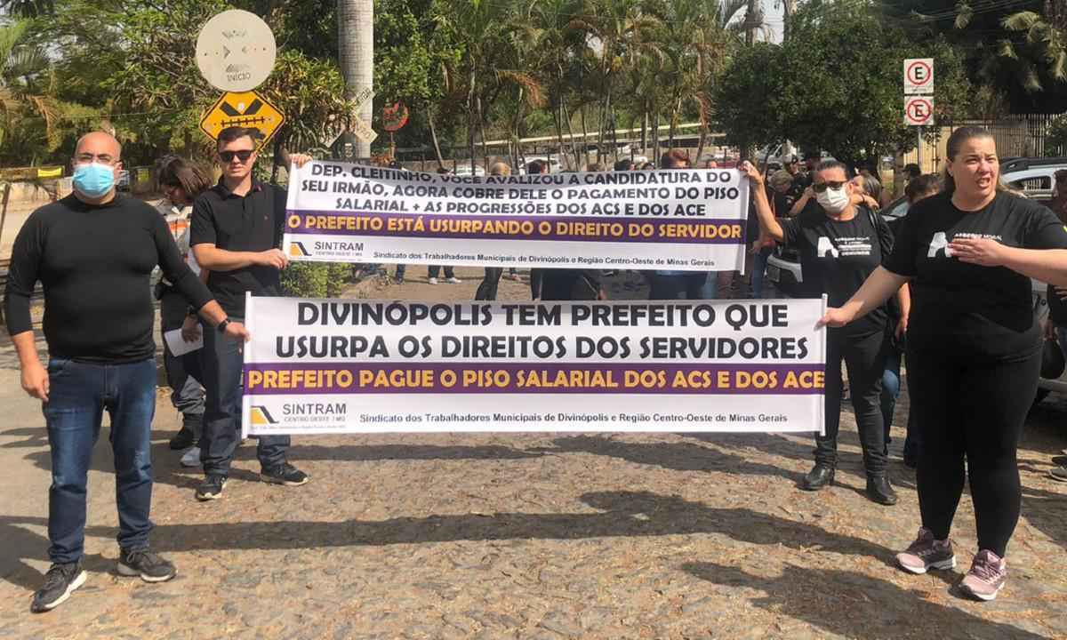 Agentes de saúde protestam por implantação de piso salarial em Divinópolis - Pollyanna Martins/Sintram