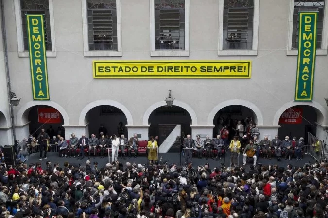 Carta pela democracia é exemplo de pluralismo, indignação e pacifismo -  Miguel Schincariol/AFP
