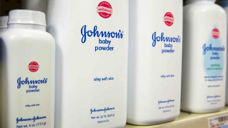 Johnson's vai parar de fabricar talco para bebês: há riscos no produto? - Reuters