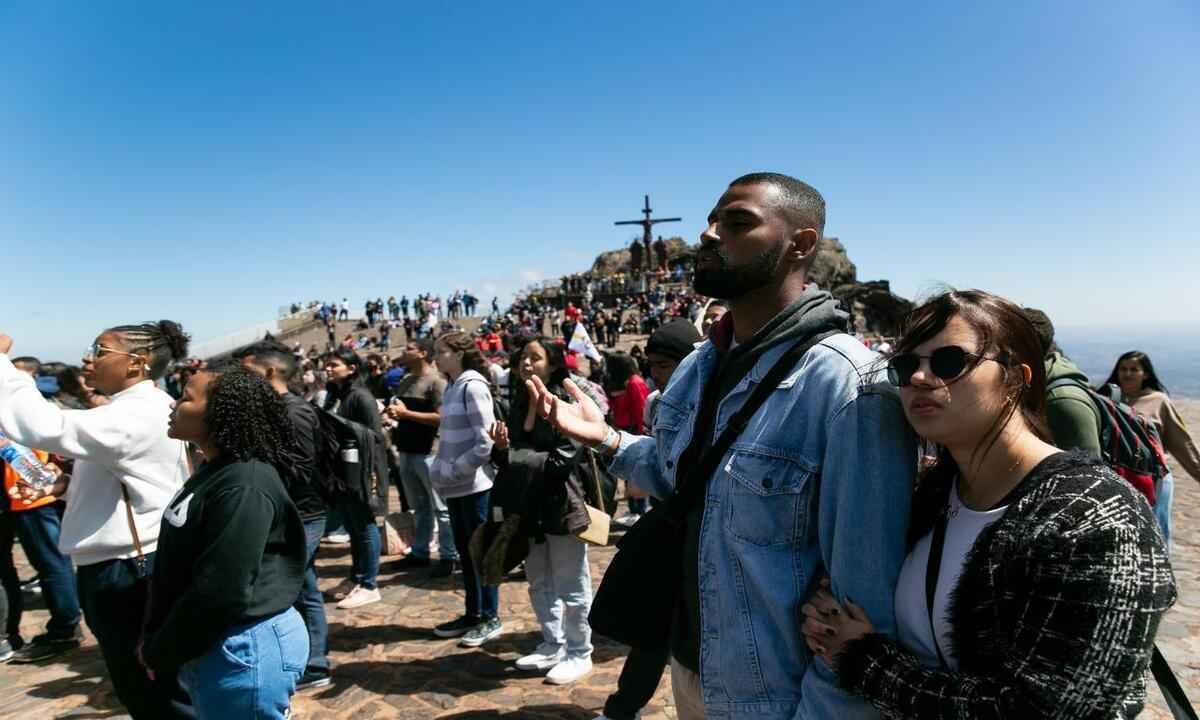 Jovens pedem paz durante peregrinação ao Santuário da Padroeira de Minas - Arquidiocese de BH/Divulgação 