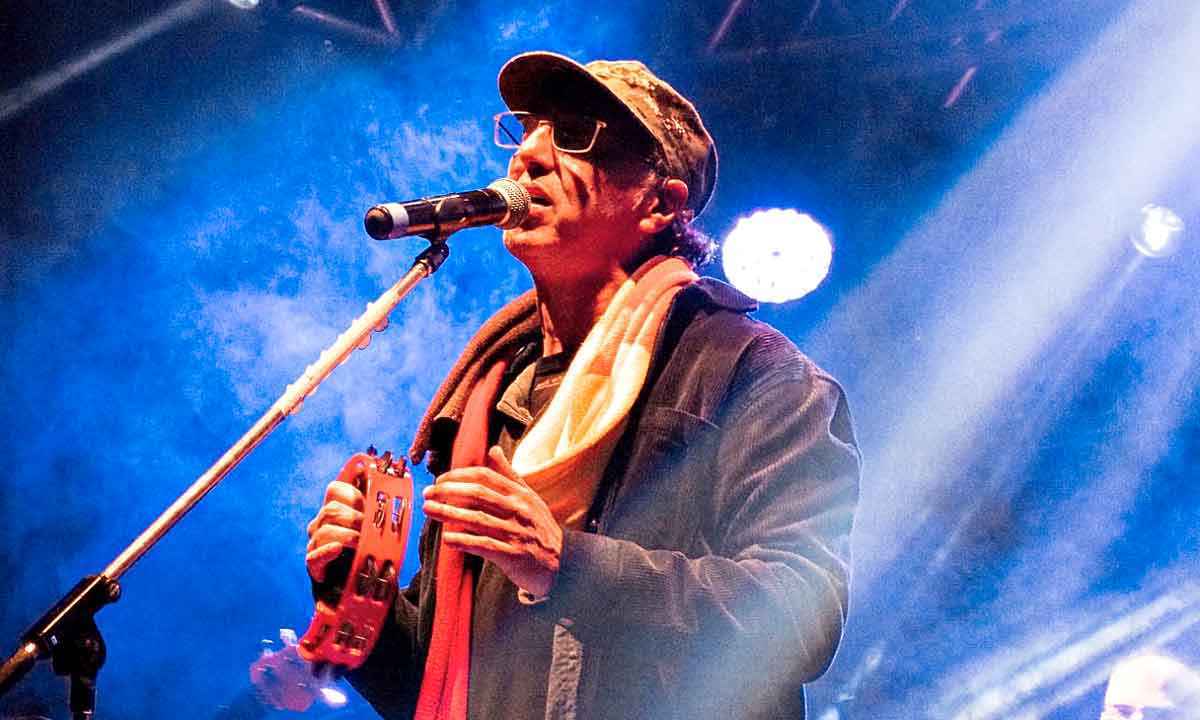 Zeca Baleiro foi a atração do 52º Festival Nacional da Canção em Coqueiral - Fenac/divulgação