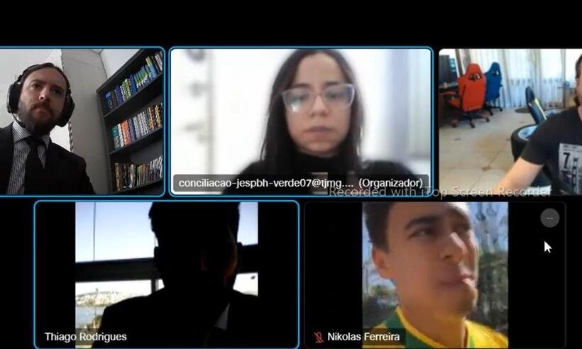 Nikolas Ferreira participa de audiência em cima de moto e sem capacete - Redes Sociais/Reprodução