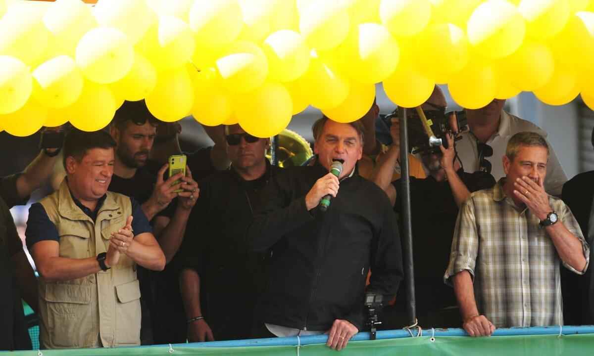 Viana não discursa em comício de Bolsonaro, mas presidente afaga o aliado - Alexandre Guzanshe/EM/D.A Press - 16/8/22