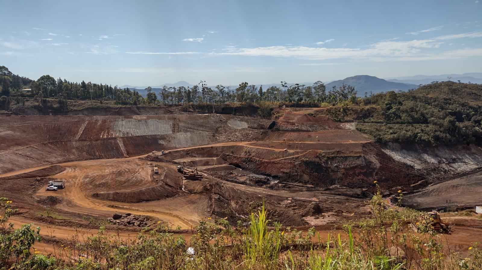 Vale irá tirar 50% dos rejeitos de barragem em Macacos até fim do ano - Edésio Ferreira/EM/DA Press