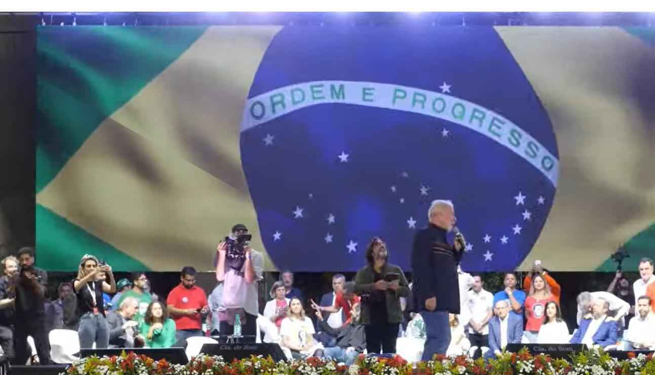 Lula em BH: 'O maior líder social deste país', diz Kalil - Youtube Lula?Reprodução