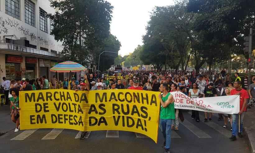 BH: Marcha da Maconha completa 14 anos e desfila pelas ruas  - Túlio Santos/EM/D.A Press