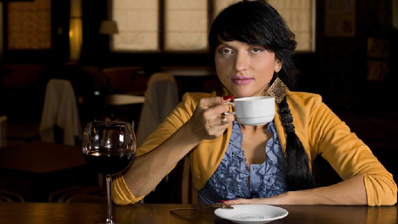Os mitos sobre café e vinho em que talvez você ainda acredite