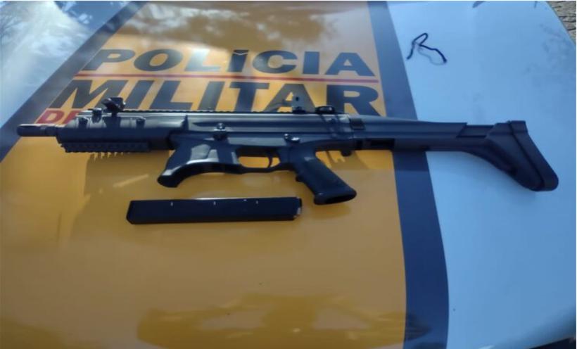 Casal é preso com carabina .40 em Barão de Cocais - Polícia Militar Rodoviária (PMRv)