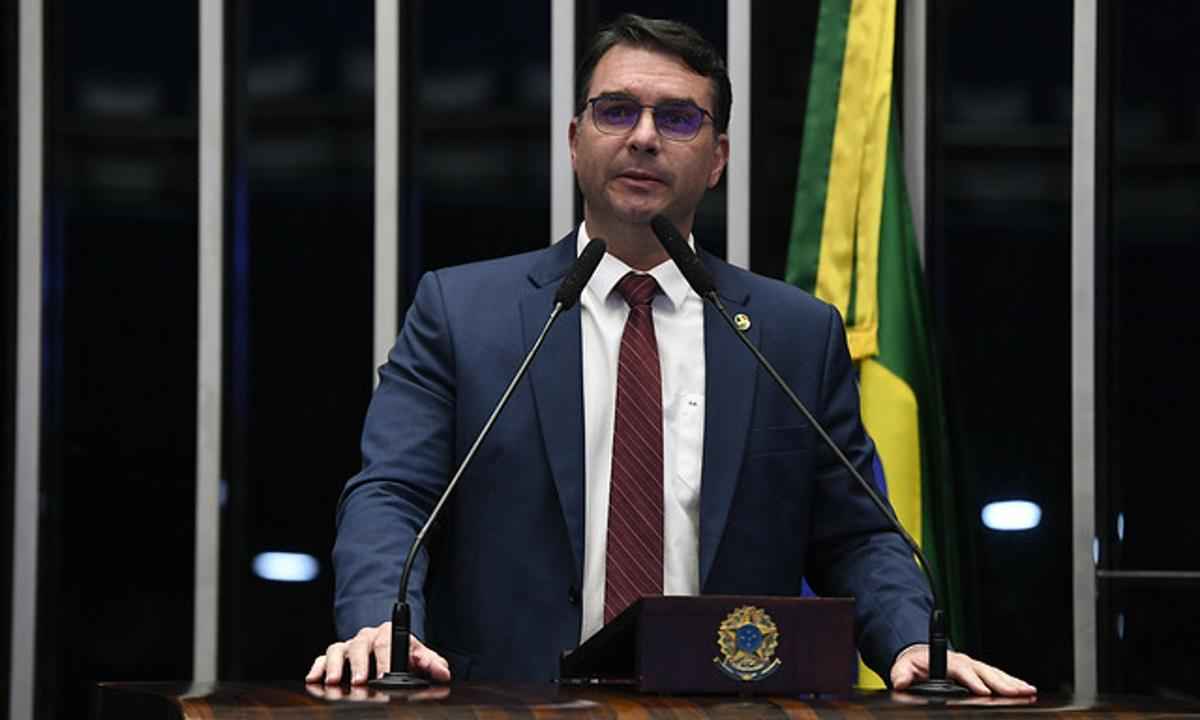 Flávio Bolsonaro debocha de participação de Lula no Jornal Nacional - Reprodução/Agência Senado