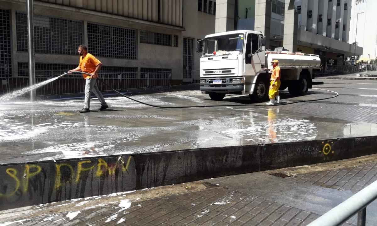 BH usa 170 mil litros de água todos os dias para limpeza da cidade - SLU/Divulgação