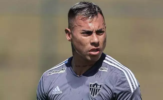 Depressão é quem ganha salário mínimo e paga para ver Vargas jogar - Pedro Souza/Atlético