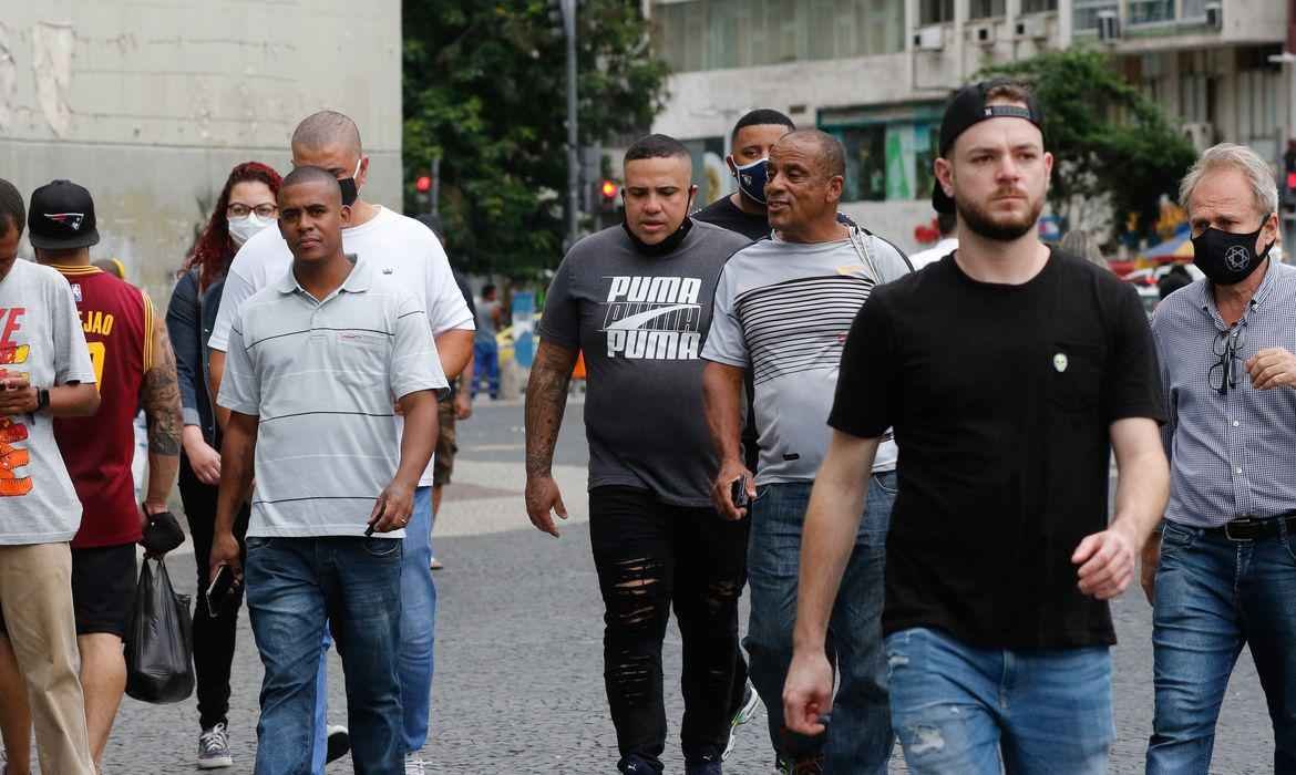 Cresce o número de brasileiros que não usam mais máscaras de proteção - Fernando Frazão/Agência Brasil 