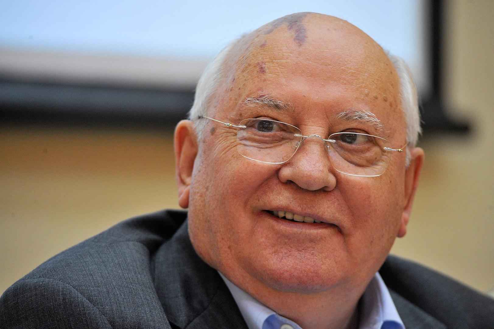 Fim da Guerra Fria fez de Gorbachev herói no Ocidente e vilão na Rússia - afp/reprodução