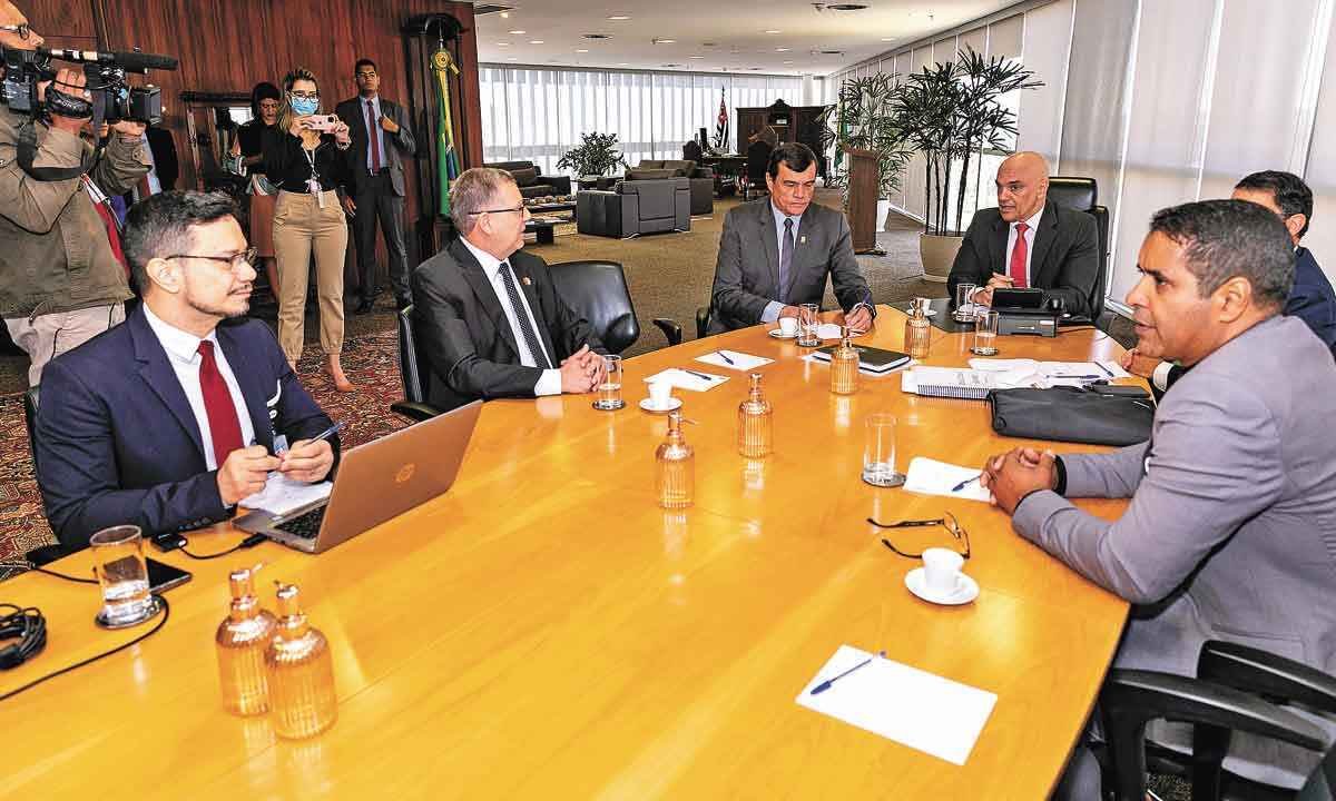 TSE atesta segurança das urnas, depois de nova reunião com militares - ALEJANDRO ZAMBRANA/TSE