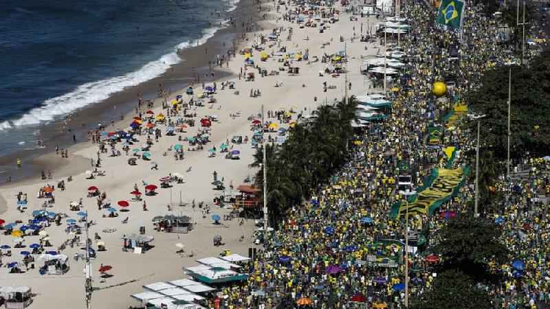 O cálculo arriscado de Bolsonaro por trás do ato de 7 de setembro em Copacabana - EPA