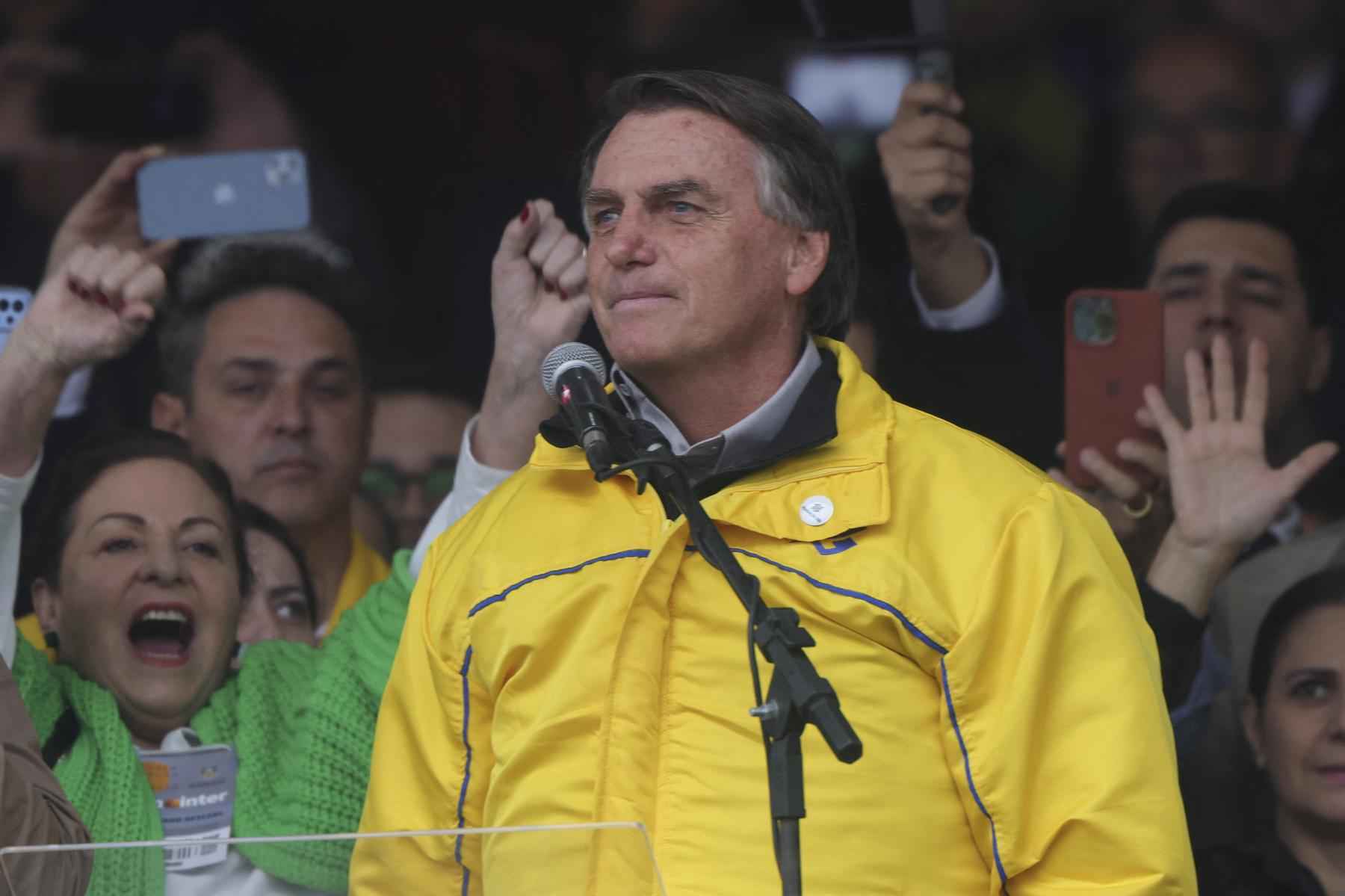 Bolsonaro sobre ataque a Kirchner: 'Na facada, teve gente que vibrou' - SILVIO AVILA / AFP

