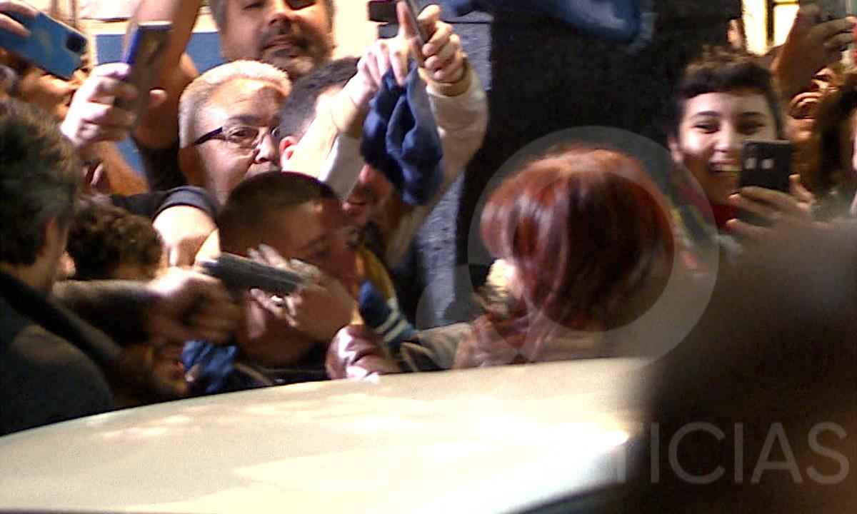 Agressor de Kirchner na Argentina 'não agiu sozinho', diz advogado da vice-presidente - AFP PHOTO / TV PUBLICA