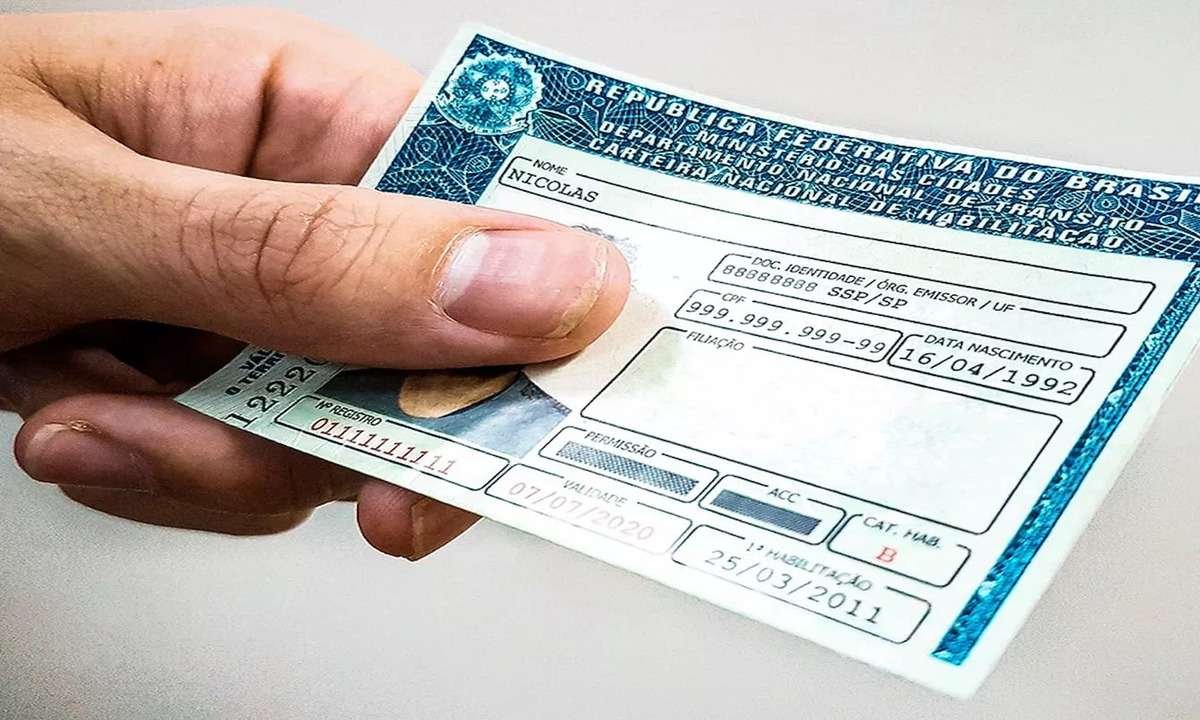 Homem é preso por vender carteiras de motorista falsas em cidade de Minas - Freepik/Reprodução