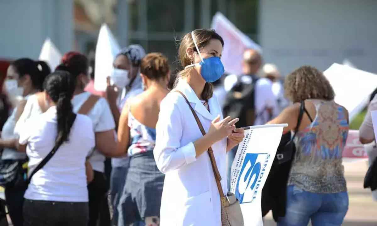 Piso salarial: enfermagem pode decretar greve em Minas  - Leandro Couri/EM/D.A Press
