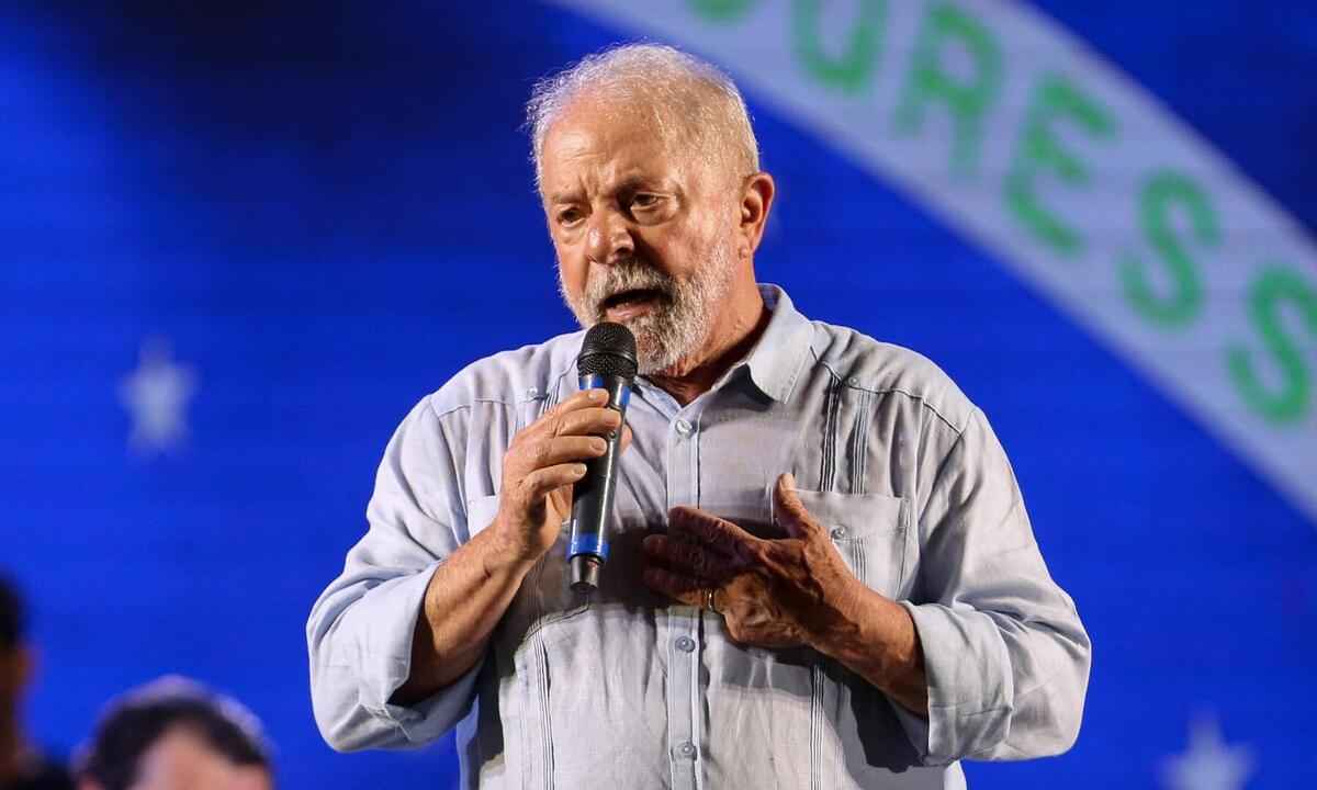 Lula busca eleitores antibolsonaristas de Ciro para ganhar no 1º turno - MICHAEL DANTAS / AFP