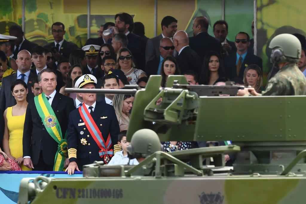 'História pode se repetir': Bolsonaro cita momentos de ruptura democrática - EVARISTO SA / AFP