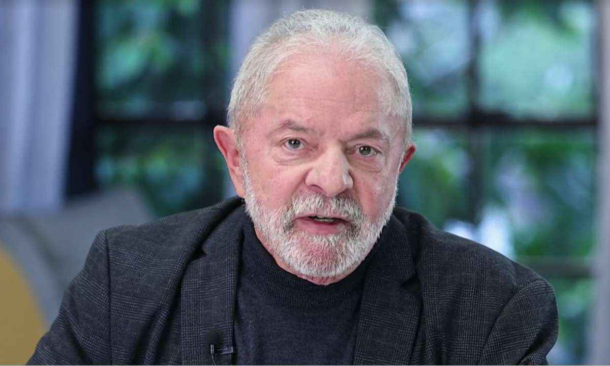 Lula para Bolsonaro: 'Vamos reconstruir esse país que o senhor quebrou' - Reprodução/Facebook