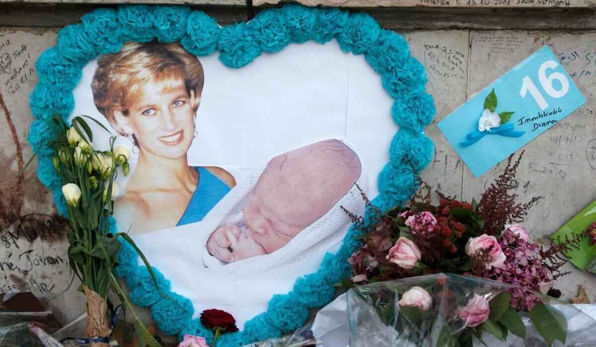 Rainha Elizabeth II morre 25 anos após princesa Diana - REUTERS/John Schults