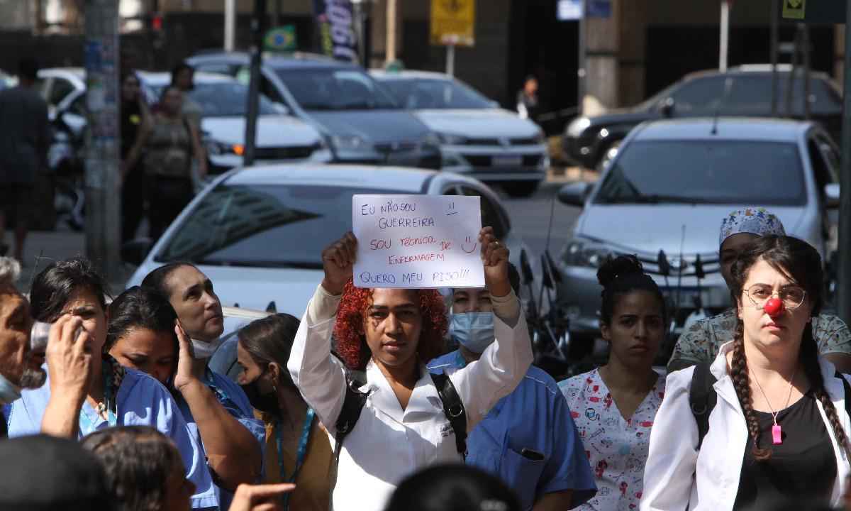 BH: enfermeiros protestam contra decisão do STF de suspender piso salarial - Edesio Ferreira/EM/D.A Press
