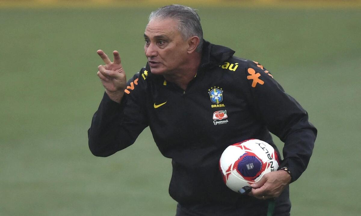 Se Tite puser jovens e mudar zaga, gol e laterais, Brasil pode ser hexa - Mauro Pimentel/AFP