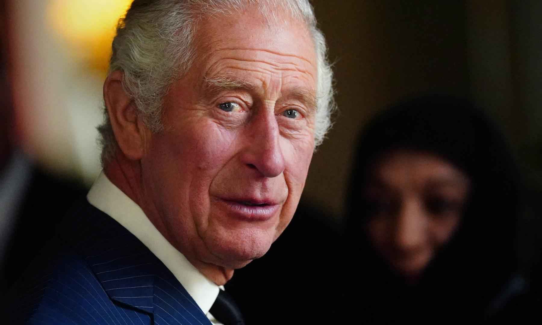 Charles III: viraliza vídeo em que o rei ordena arrumação de mesa - Victoria Jones / POOL / AFP

