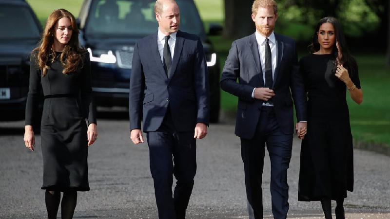 Elizabeth 2ª: como o luto pela morte da rainha reaproximou príncipes William e Harry - PETER NICHOLLS