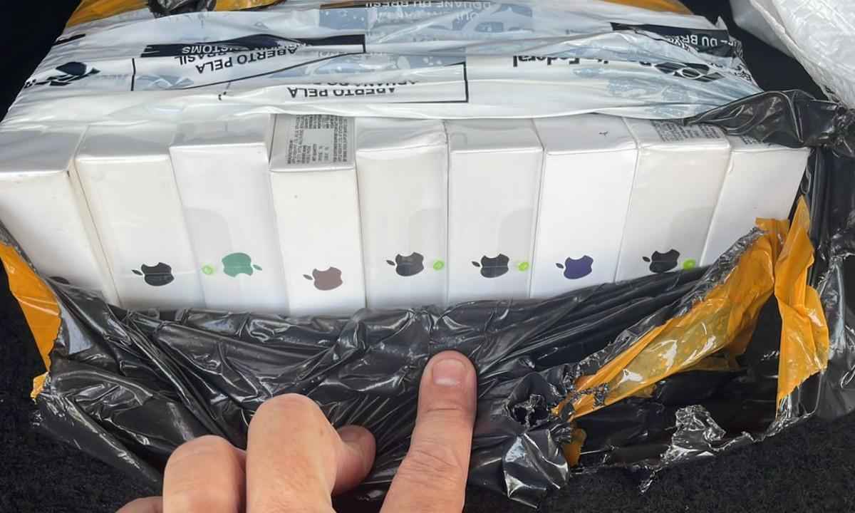 Receita Federal apreende R$ 50 mil em smartphones em MG - Divulgação/Receita Federal