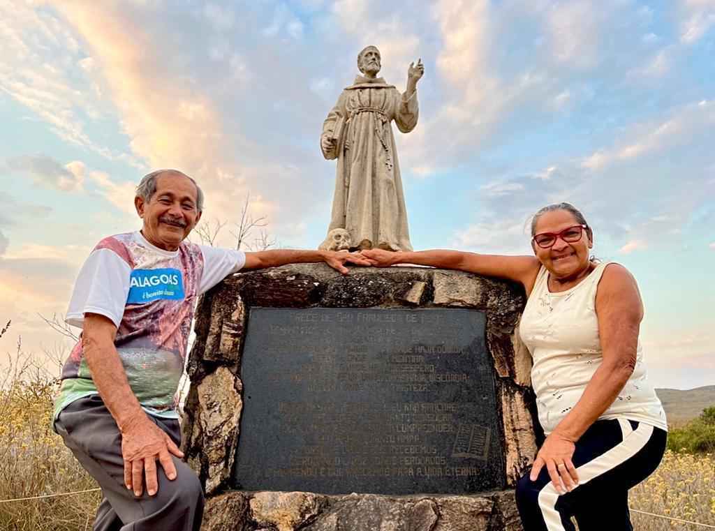 Após 135 dias, casal de idosos chega à nascente do Rio São Francisco - Edson Silva