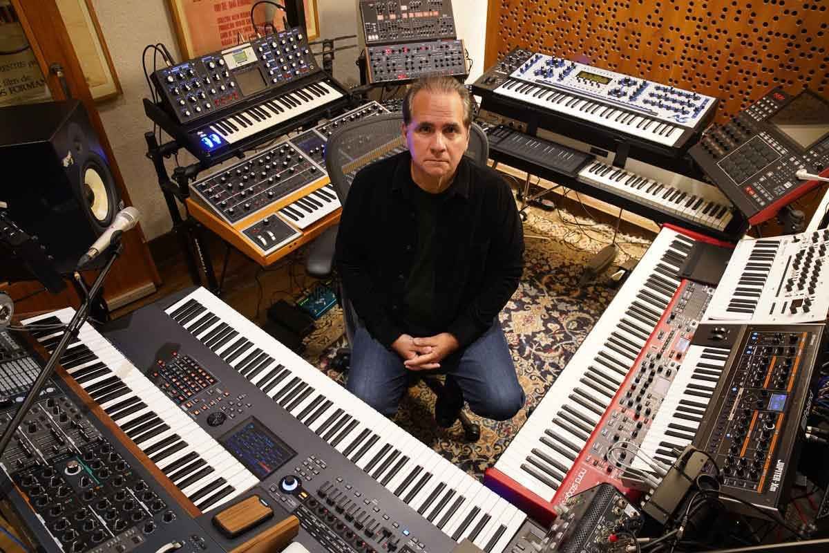 Ex-integrante do Hanoi Hanoi se aventura como cantor em "Congênito" - Leo Costa/Divulgação