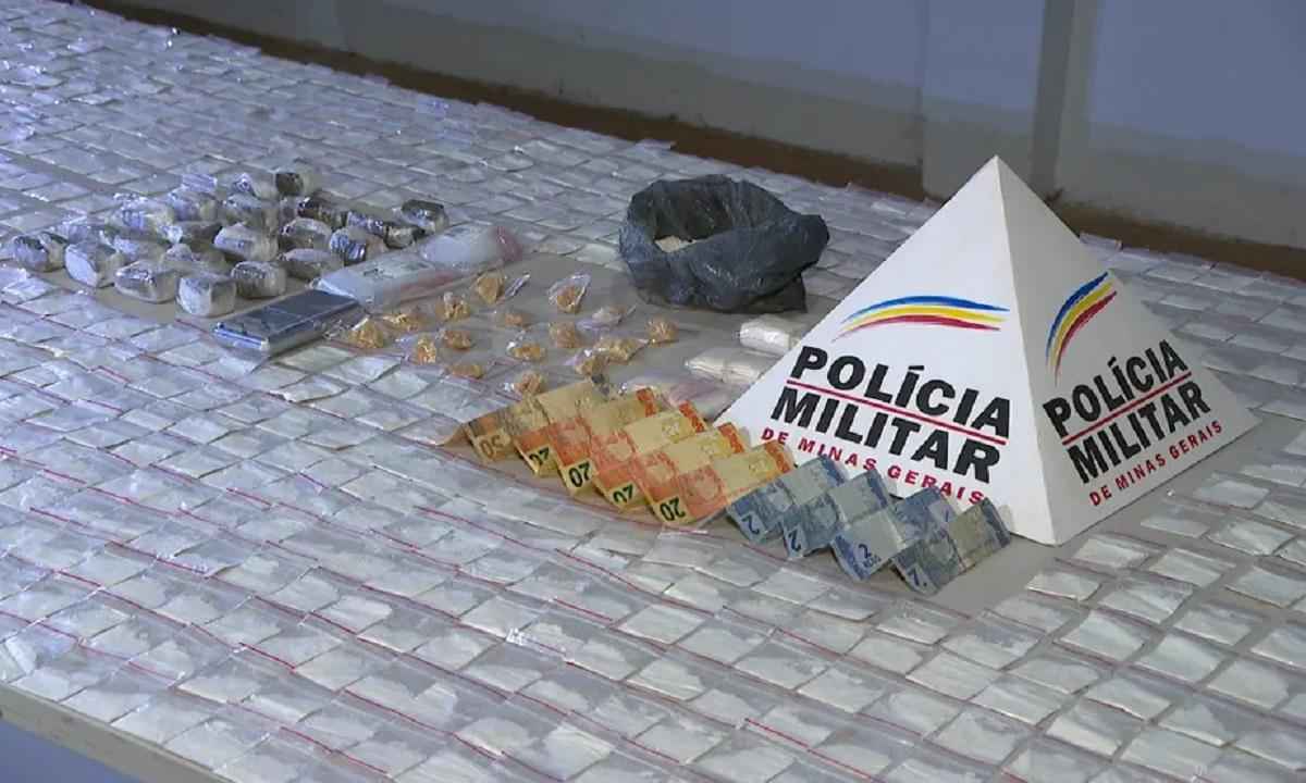 PM apreende 2 mil porções de cocaína e prende um homem em Uberlândia - Divulgação/PMMG