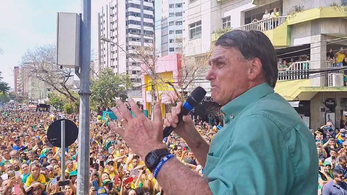 Em campanha em Minas, Bolsonaro volta a fazer duras críticas a Lula - REDES SOCIAIS/REPRODUÇÃO