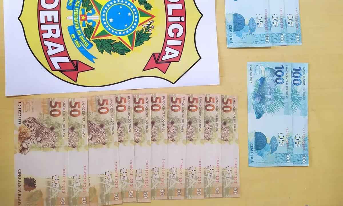 Jovem é preso ao receber R$ 1 mil em notas falsas pelos Correios - Divulgação/Polícia Federal