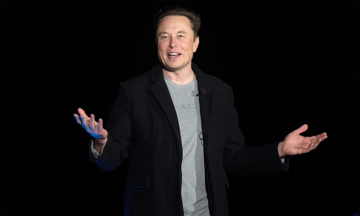 Elon Musk supera Bezos como homem mais rico dos EUA, diz Forbes - JIM WATSON / AFP