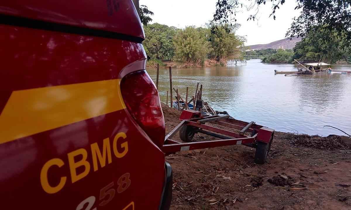 Bombeiros fazem buscas no Rio Doce para encontrar mulher sequestrada - Roberto Higino Divulgação