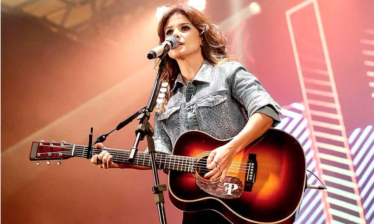 Paula Fernandes pede desculpas aos fãs -  Paula Fernandes/site oficial/Divulgação