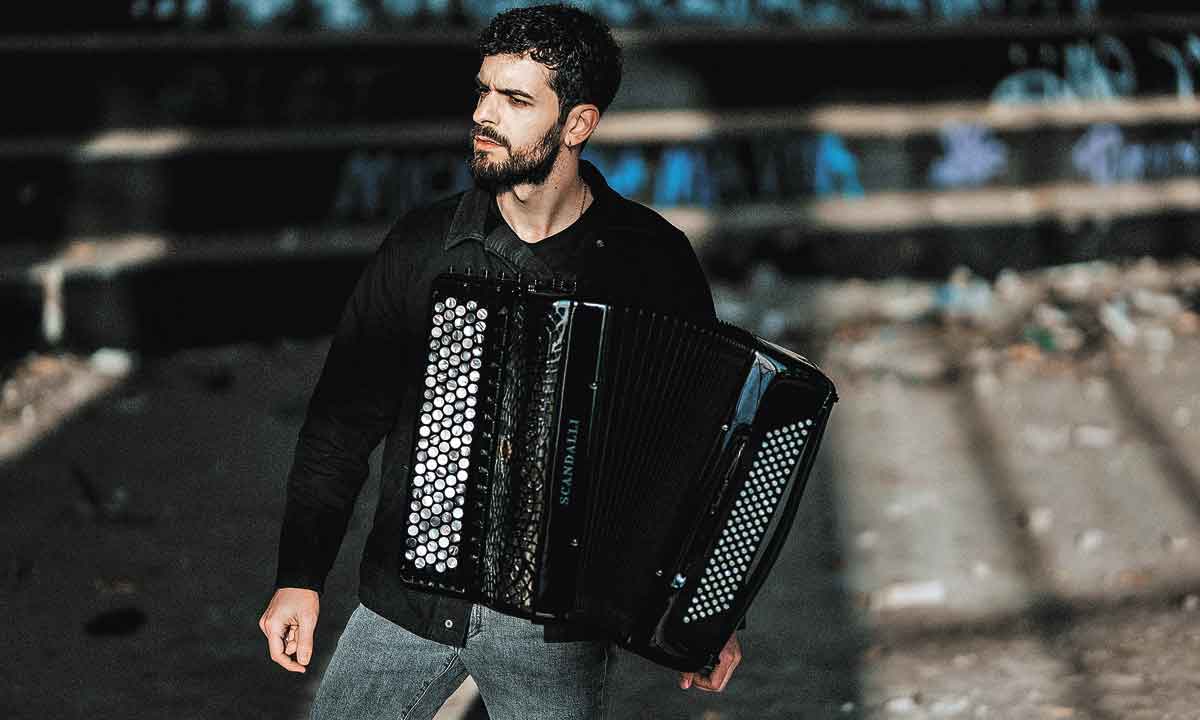 Acordeonista italiano faz show em homenagem a Piazzolla hoje em BH - Roberto Romolo / divulgação