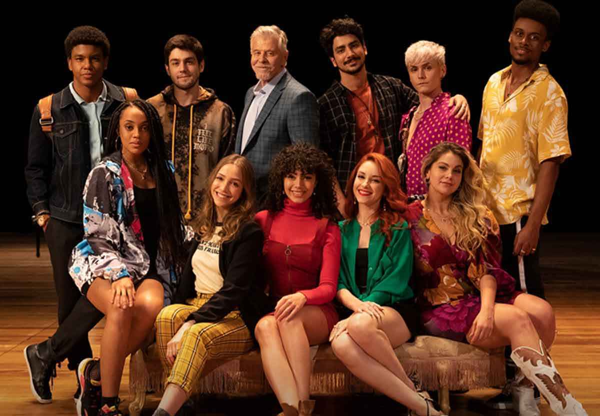 Miguel Falabella mostra 'intestinos do teatro musical' na série 'O coro' - DISNEY+/divulgação
